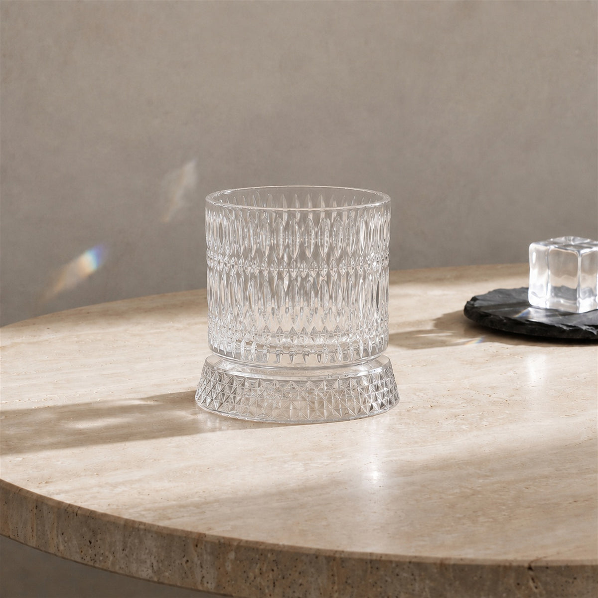 Bring motion to your bar with Spinning Whisky Glasses. Built with a curved bottom and paired with matching faceted bases, each 280ml glass rotates 360 degrees to aerate your drink and unlock deeper aromas.