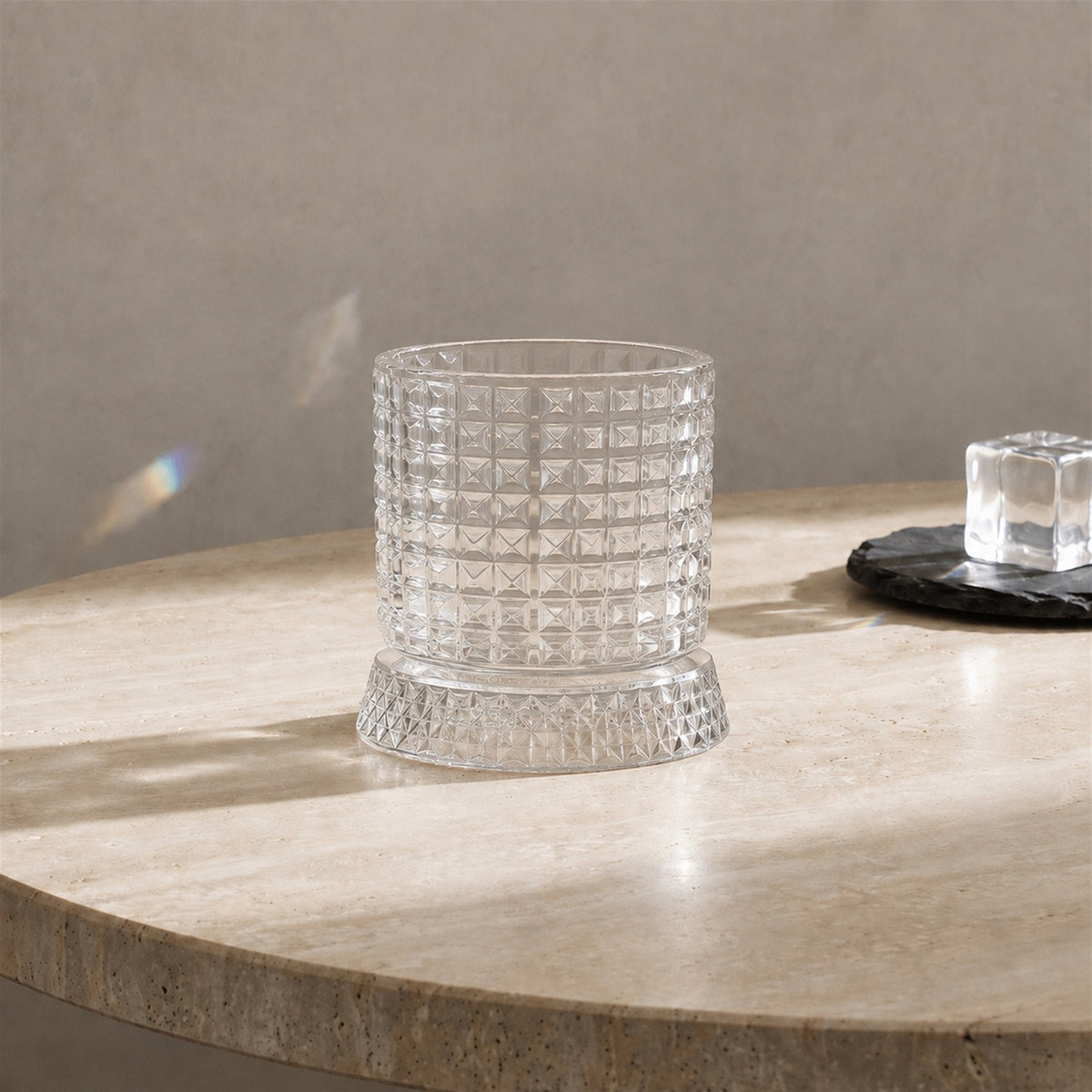Bring motion to your bar with Spinning Whisky Glasses. Built with a curved bottom and paired with matching faceted bases, each 280ml glass rotates 360 degrees to aerate your drink and unlock deeper aromas.