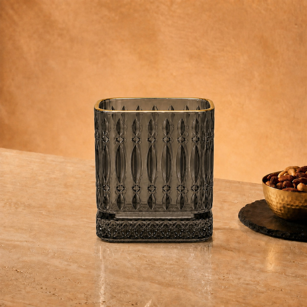 Elevate your home bar and dinner service with these Crystal Whisky Glasses. Designed with an expansive 420ml capacity and rich, light-refracting cuts, each tumbler delivers a commanding hand-feel and brilliant clarity for everyday pours and celebratory toasts alike.