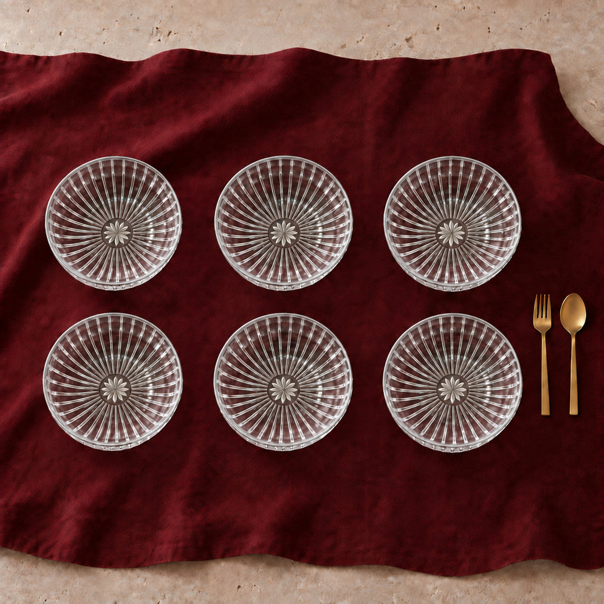 Serve evening bites, starters, and tea-time snacks with Dabeli Clear Snack Plates. Measuring 13cm across with a versatile 230ml volume, each plate features a subtle raised rim and crystal-clear finish designed to present finger foods, desserts, and appetizers with effortless style.