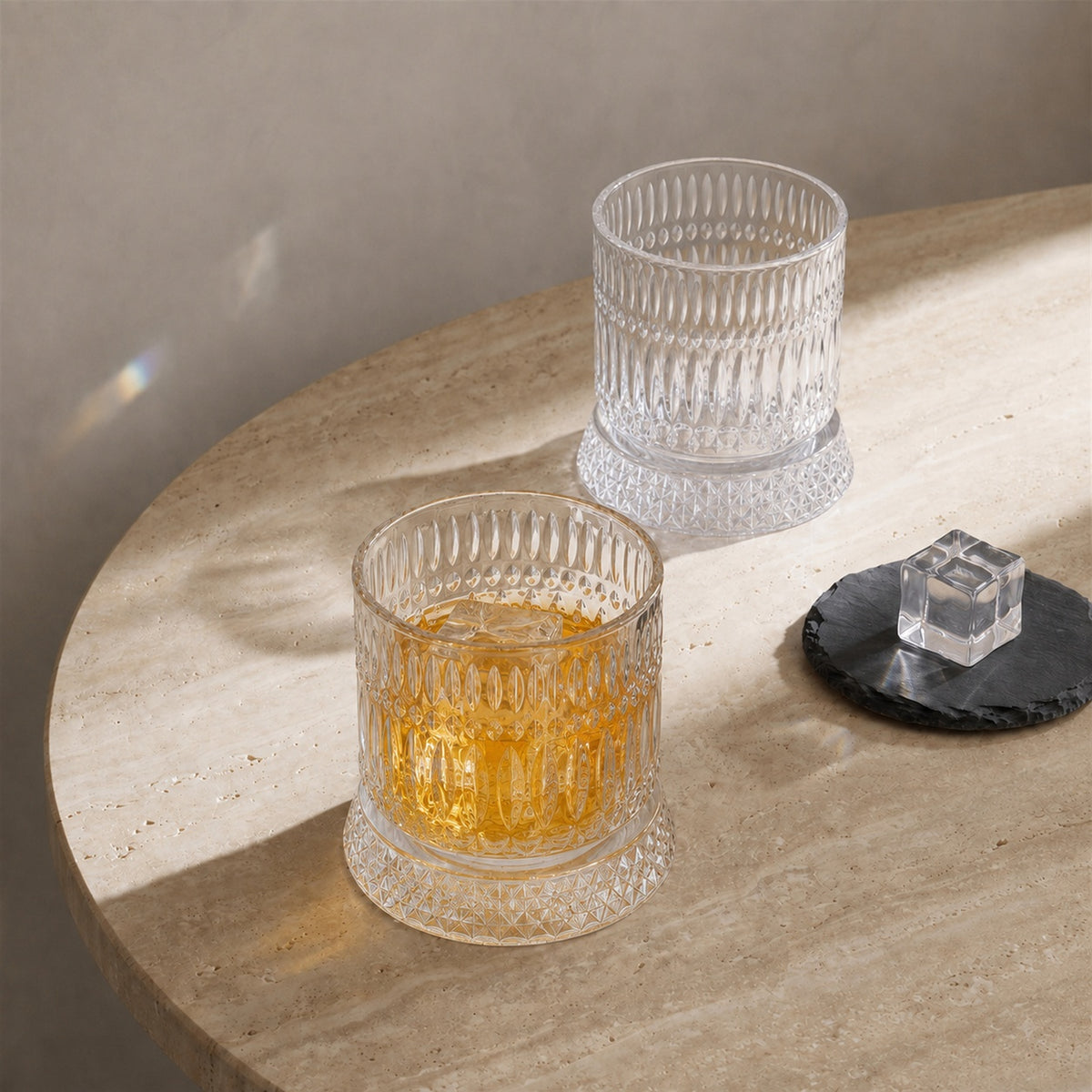 Bring motion to your bar with Spinning Whisky Glasses. Built with a curved bottom and paired with matching faceted bases, each 280ml glass rotates 360 degrees to aerate your drink and unlock deeper aromas.