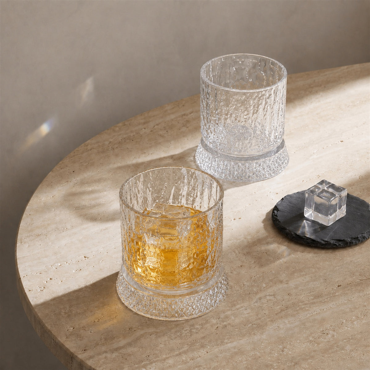 Bring motion to your bar with Spinning Whisky Glasses. Built with a curved bottom and paired with matching faceted bases, each 280ml glass rotates 360 degrees to aerate your drink and unlock deeper aromas.