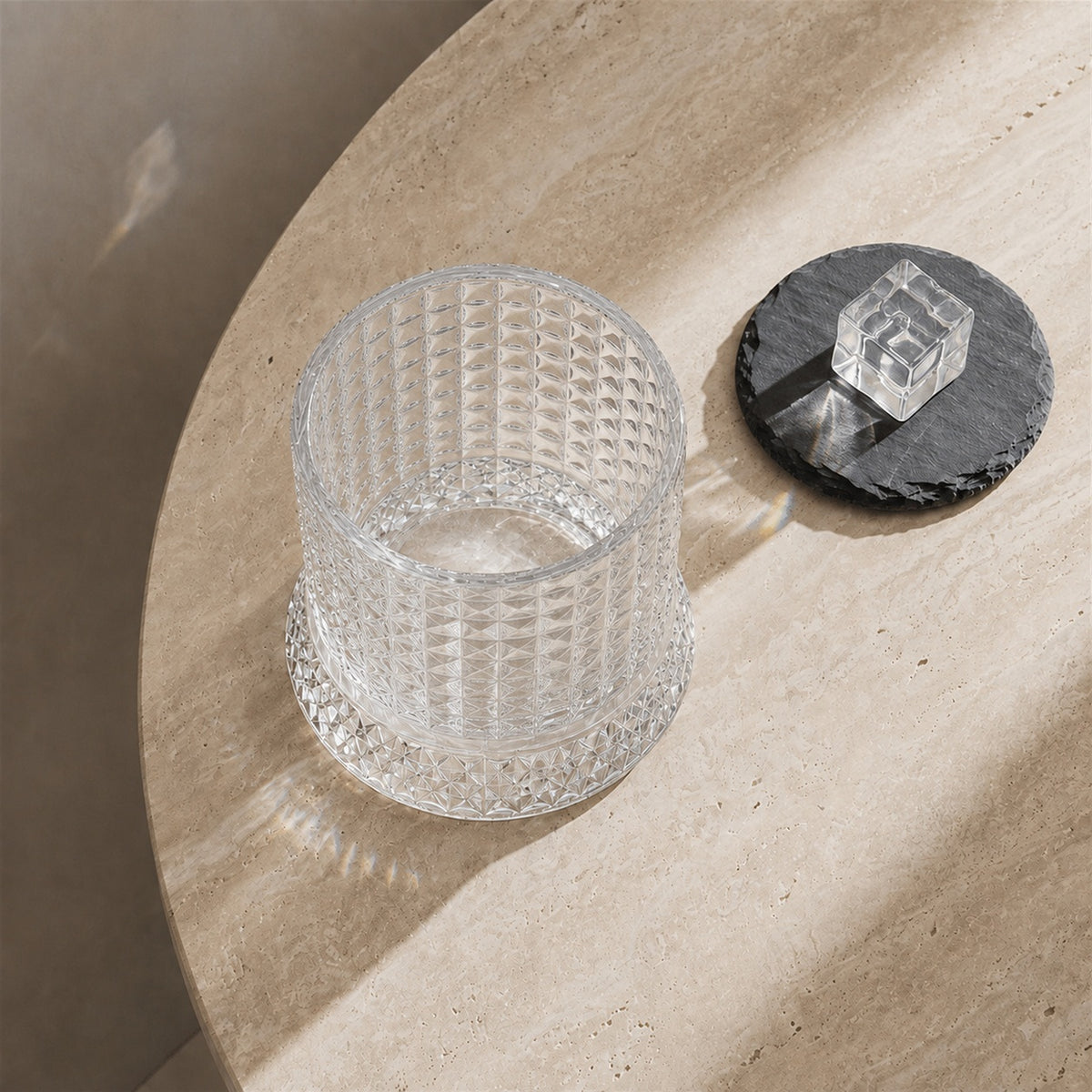 Bring motion to your bar with Spinning Whisky Glasses. Built with a curved bottom and paired with matching faceted bases, each 280ml glass rotates 360 degrees to aerate your drink and unlock deeper aromas.