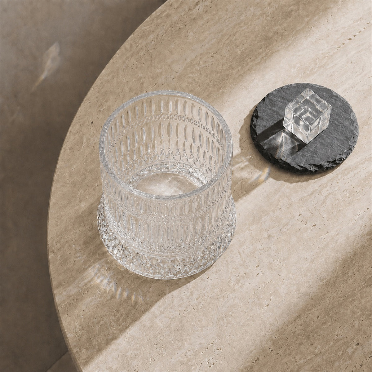 Bring motion to your bar with Spinning Whisky Glasses. Built with a curved bottom and paired with matching faceted bases, each 280ml glass rotates 360 degrees to aerate your drink and unlock deeper aromas.