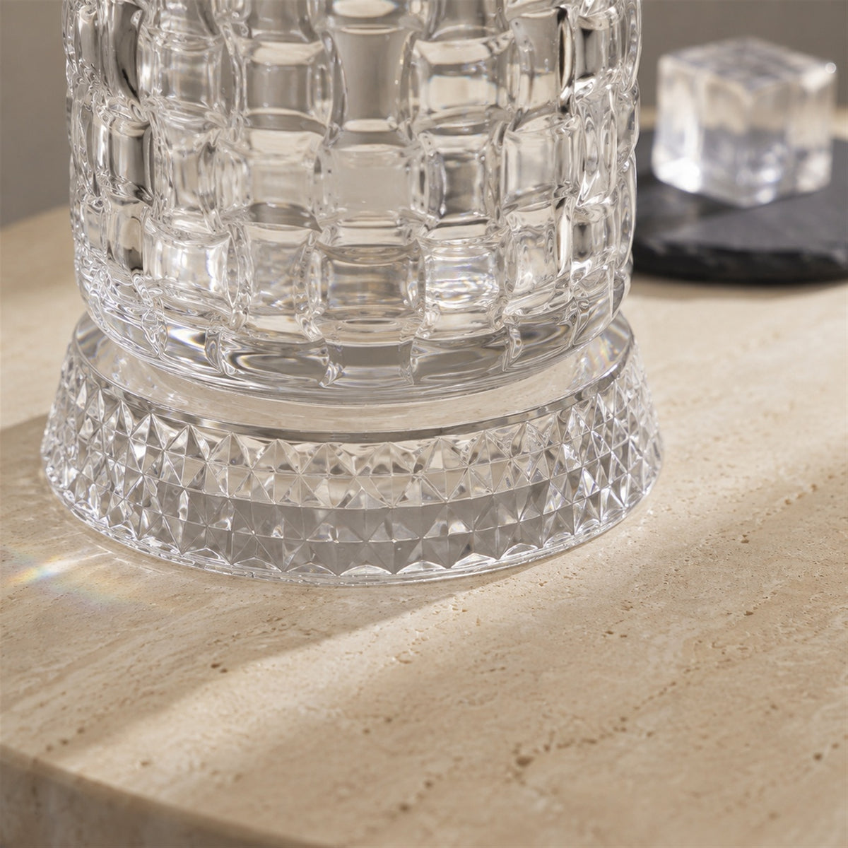 Bring motion to your bar with Spinning Whisky Glasses. Built with a curved bottom and paired with matching faceted bases, each 280ml glass rotates 360 degrees to aerate your drink and unlock deeper aromas.