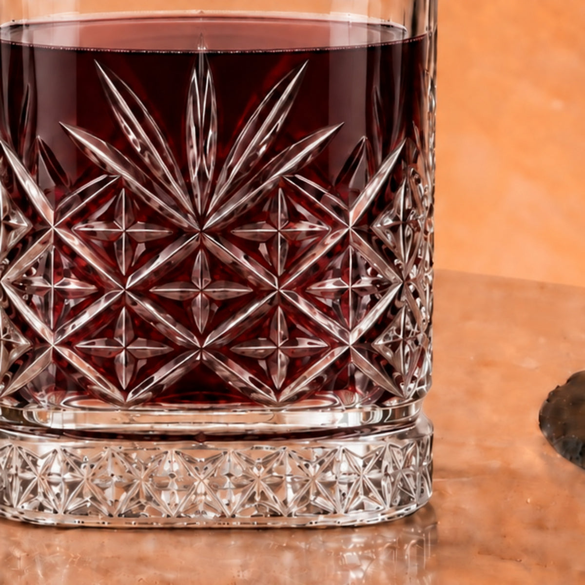Elevate your home bar and dinner service with these Crystal Whisky Glasses. Designed with an expansive 420ml capacity and rich, light-refracting cuts, each tumbler delivers a commanding hand-feel and brilliant clarity for everyday pours and celebratory toasts alike.