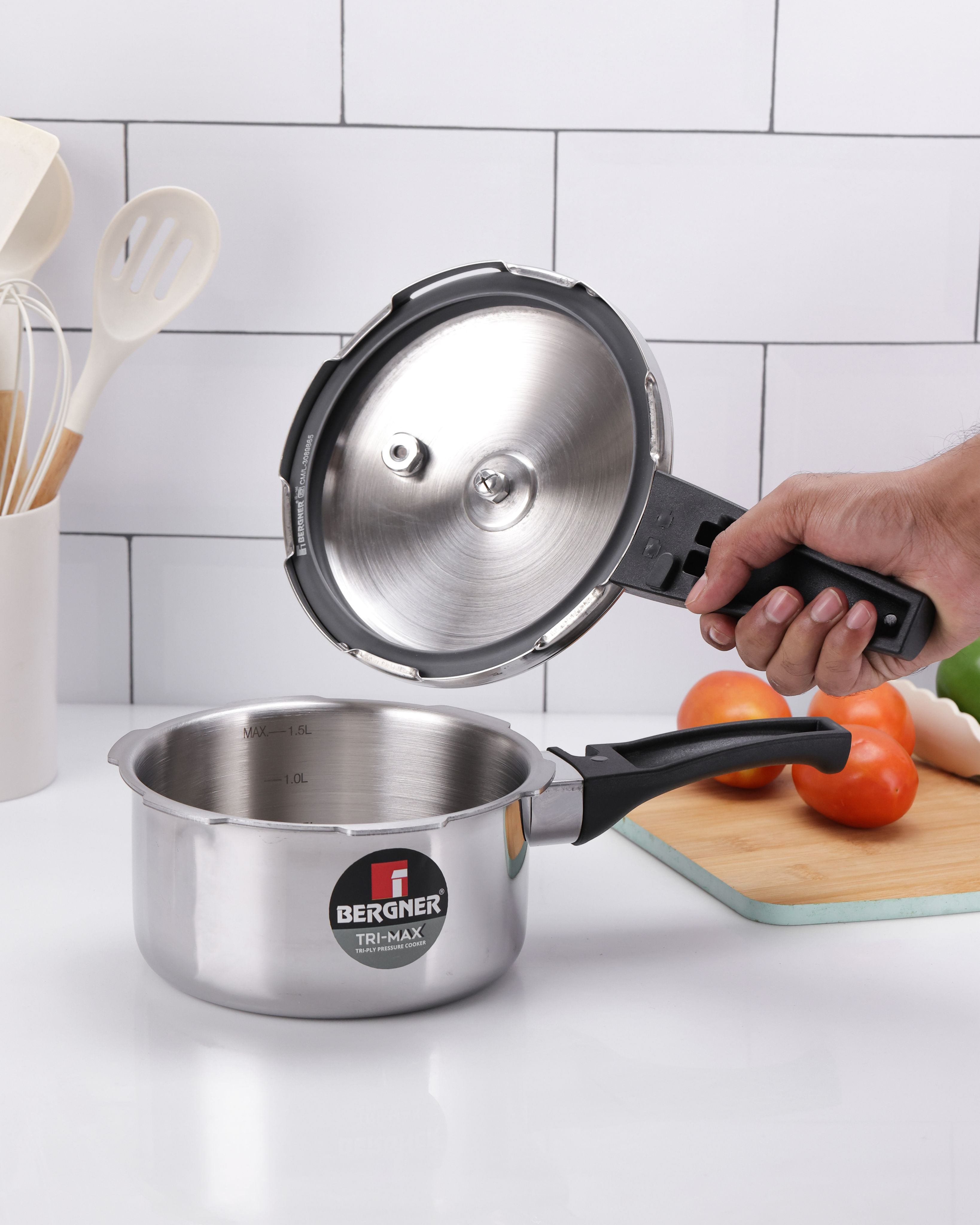 Trimax Stainless Steel Outer Lid 2L Pressure Cooker