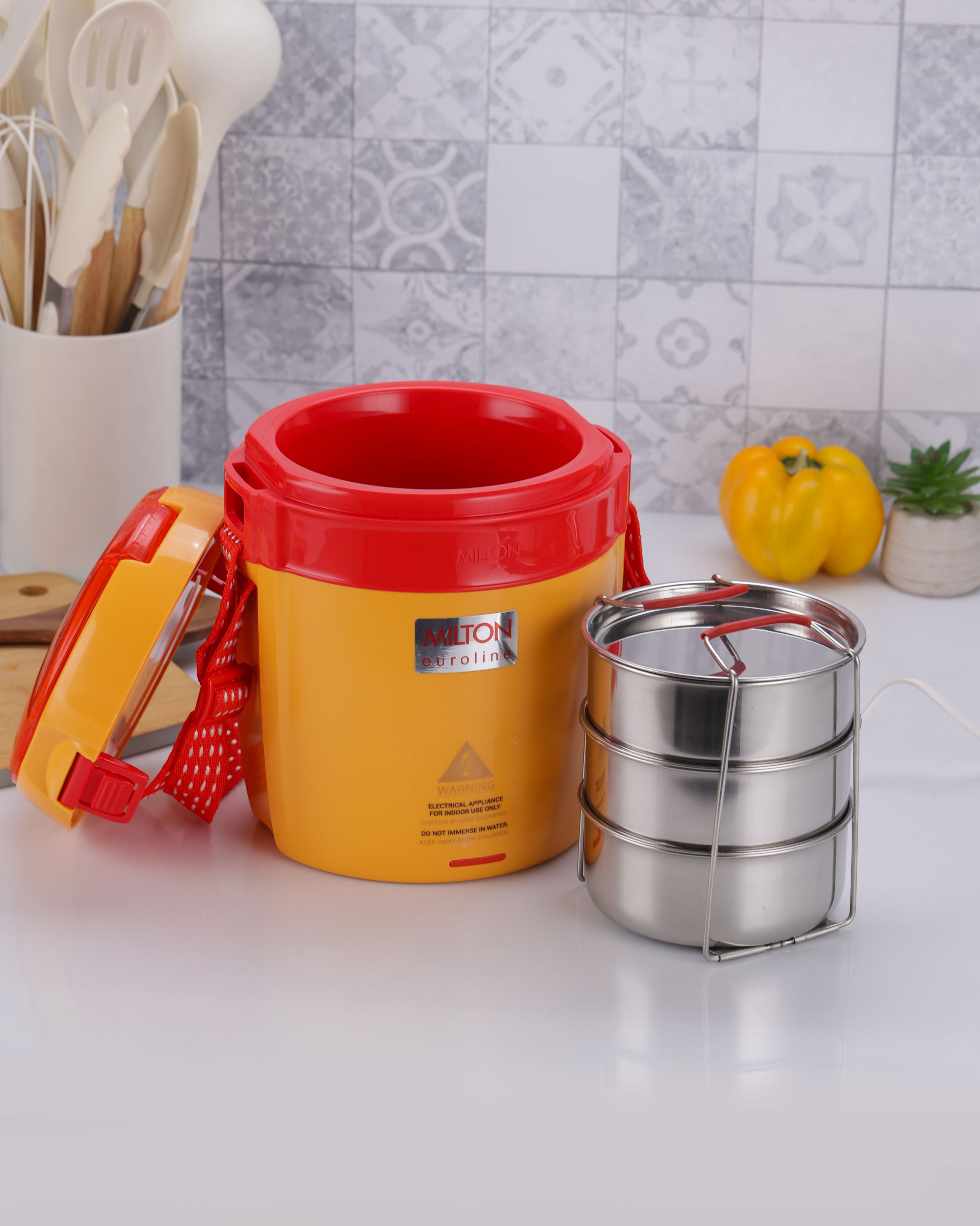 Futron Electric Lunchbox with 3 Containers