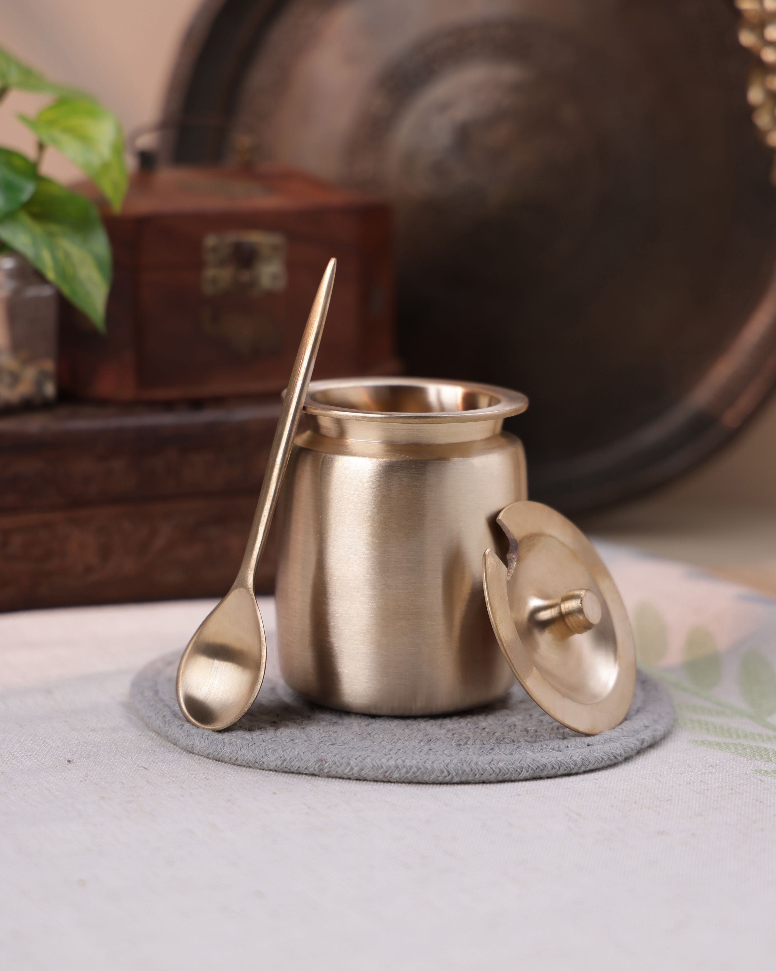 Bronze Oil Loti with Lid and Spoon, 400ml